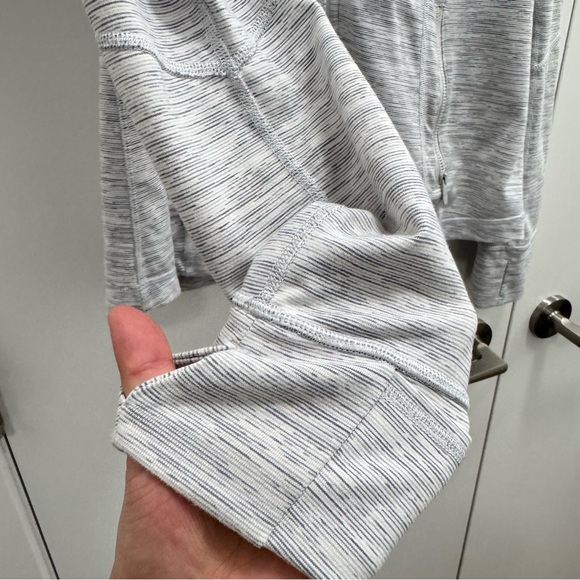 Lululemon define jacket size 12 - Picture 4 of 9